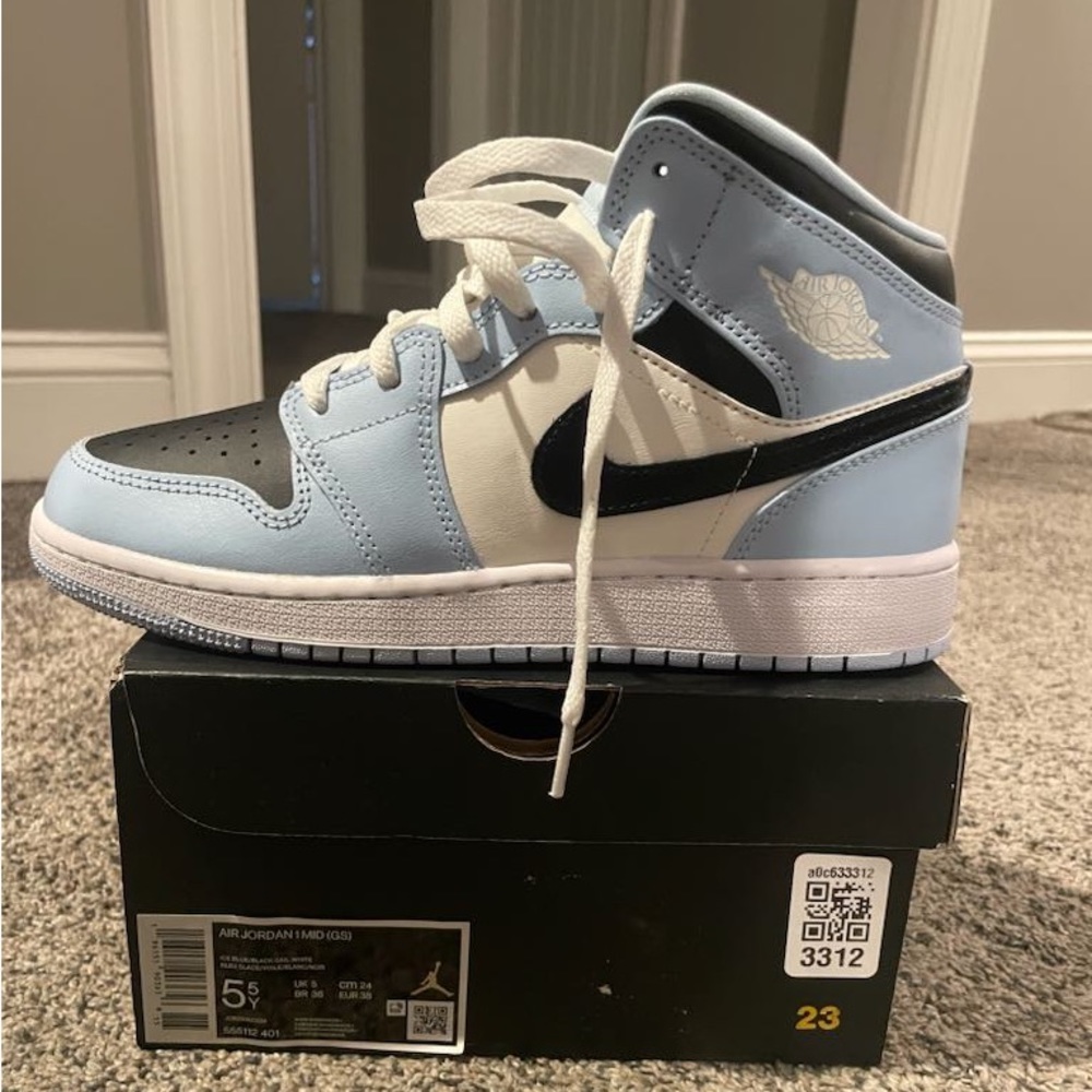 Youth Air Jordan 1 Mid
